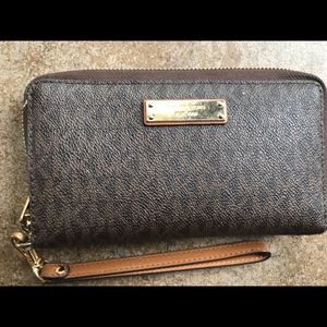 Michael Kors Jet Set Wallet